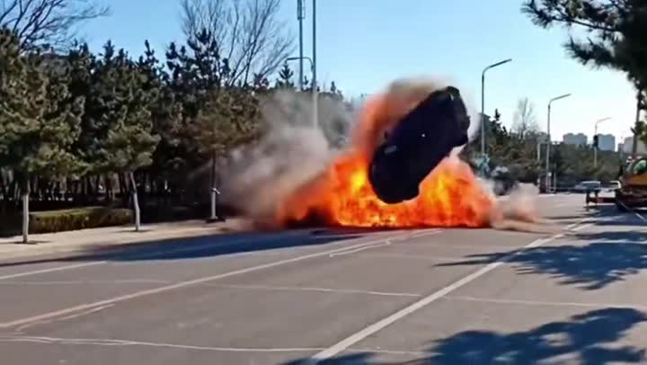 傻逼才买电瓶车……
