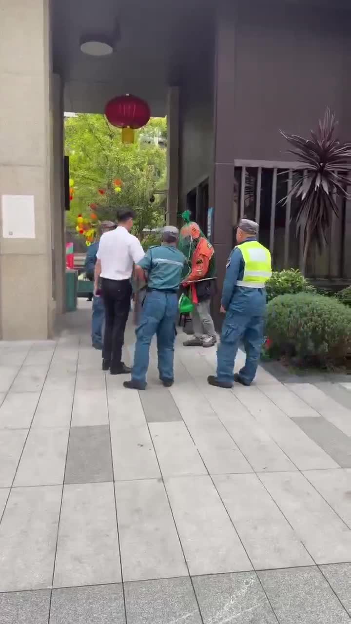 哎😑自从疫情之后,大陆越来越魔幻