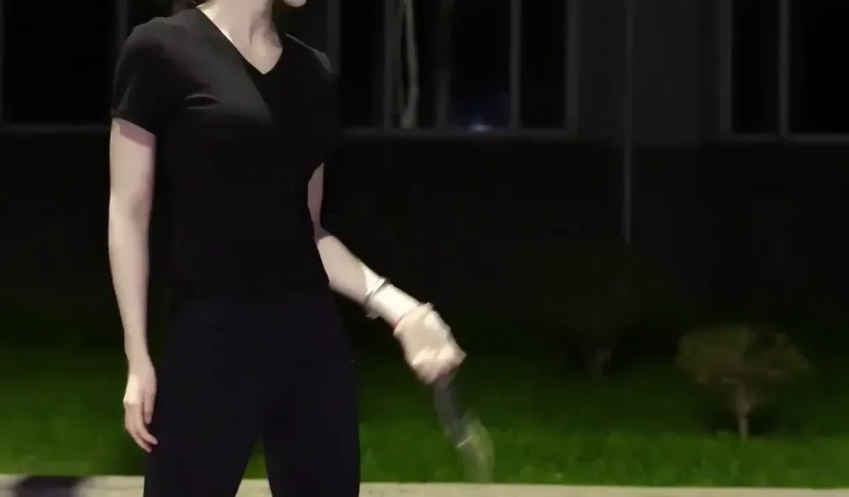 Close combat with knives