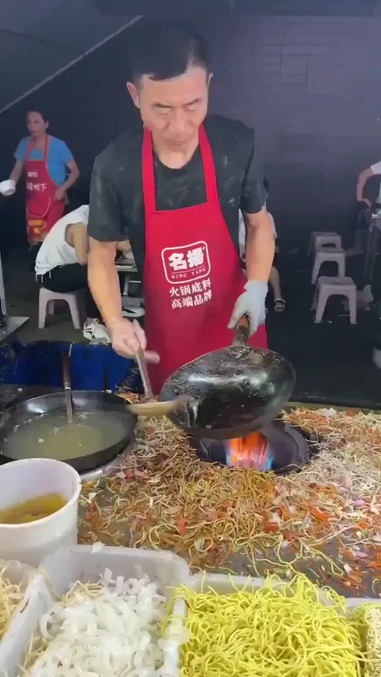 Fried noodles