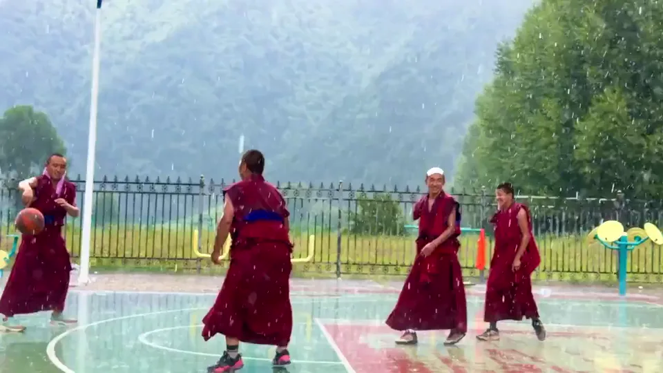 Tibetan monks