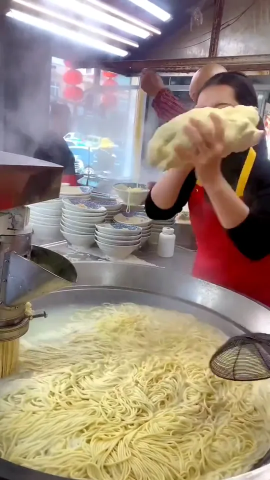 河南牛肉饸烙面